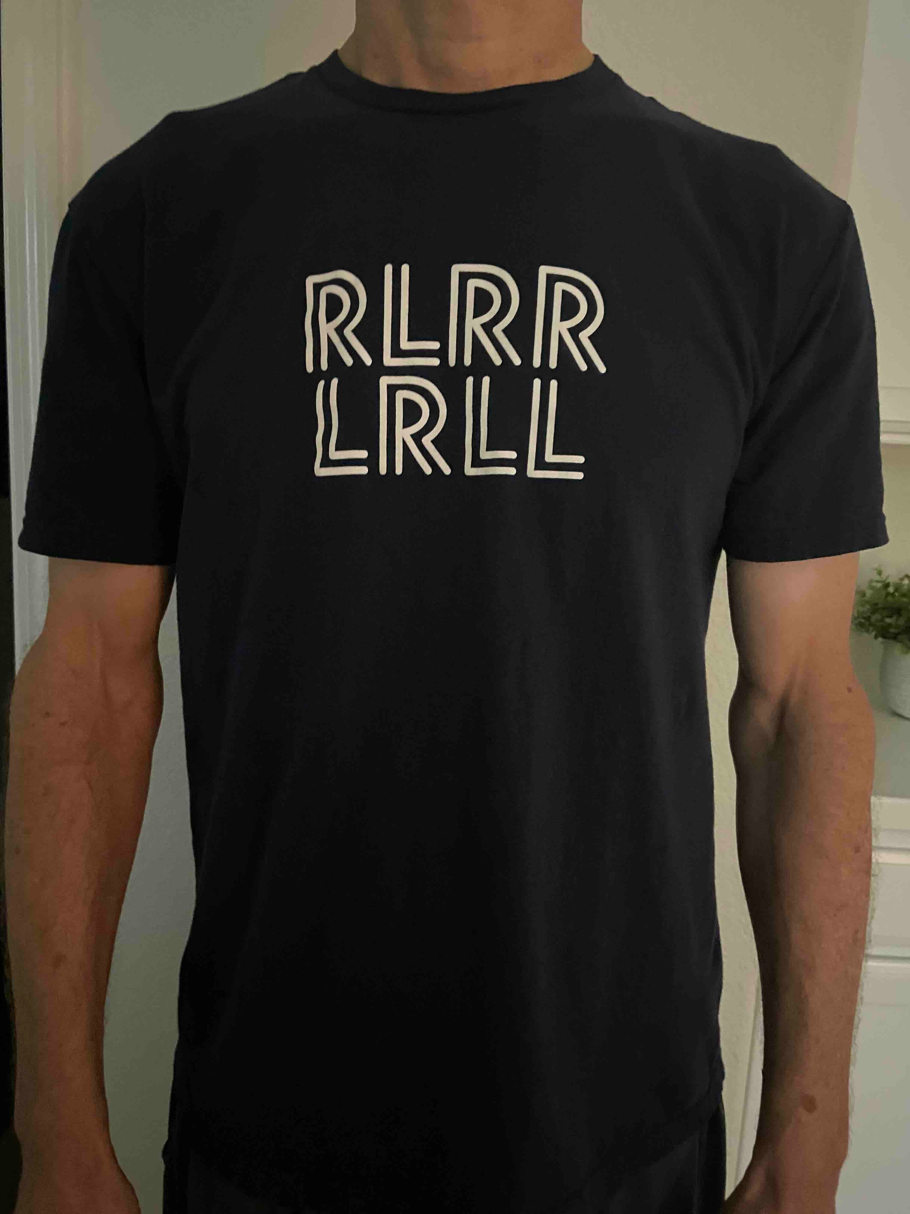 Bentley's Drum Shop Paradiddle T-Shirt in Navy Blue